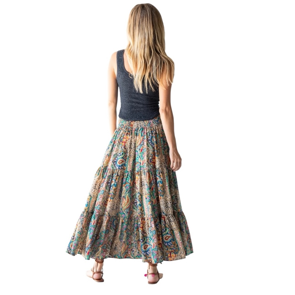 Natural Life Hanna Convertible Maxi Skirt - Bright
Paisley size Medium - Picture 4 of 6